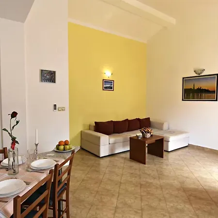 شقة Spacious Poolside In Tar Tar-Vabriga